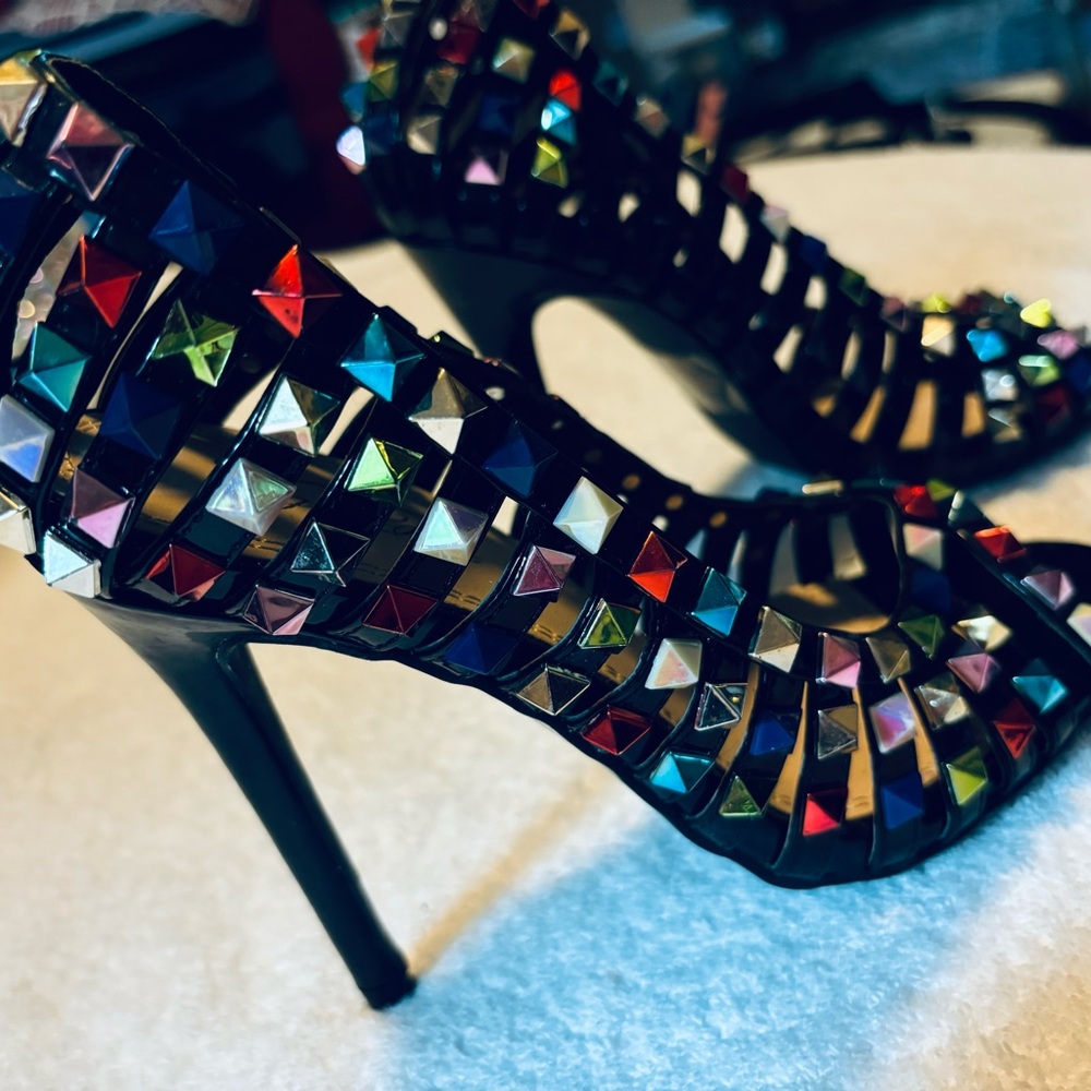 Brand New Sparkling Crystal Heels By VIGO FIORE - Size 5.5 - Heel Height 4.5 “